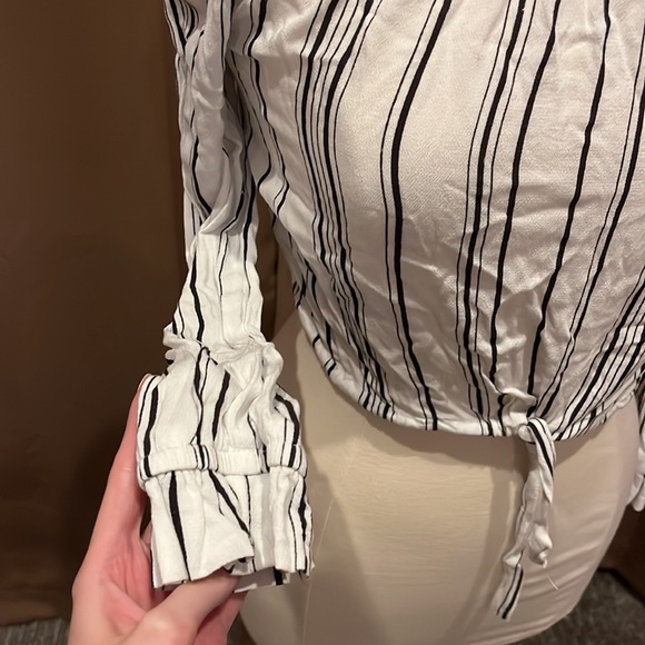 Striped off the shoulder blouse - Picture 3 of 6